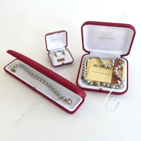 3 PCE MAJORICA MANUFACTURED BLACK PEARL SET; NECKLACE L.410mm, BRACELET, PR EARRINGS (SILVER GILT)