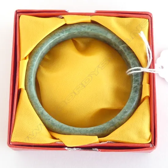JADE BANGLE, BOXED