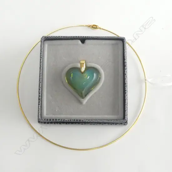 LALIQUE CRYSTAL HEART PENDANT ON CHOKER NECKLACE