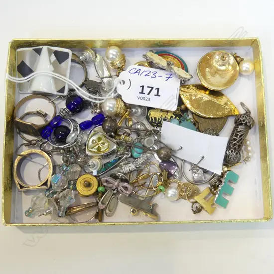 TRAY RINGS & EARRINGS (SOME SINGLE)