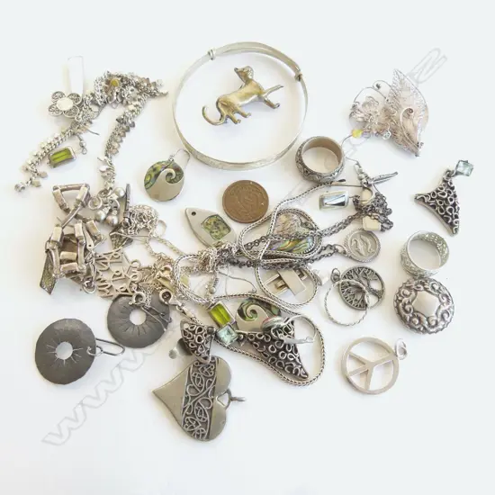 ASST MAINLY SILVER JEWELLERY includes bracelet set with amethysts