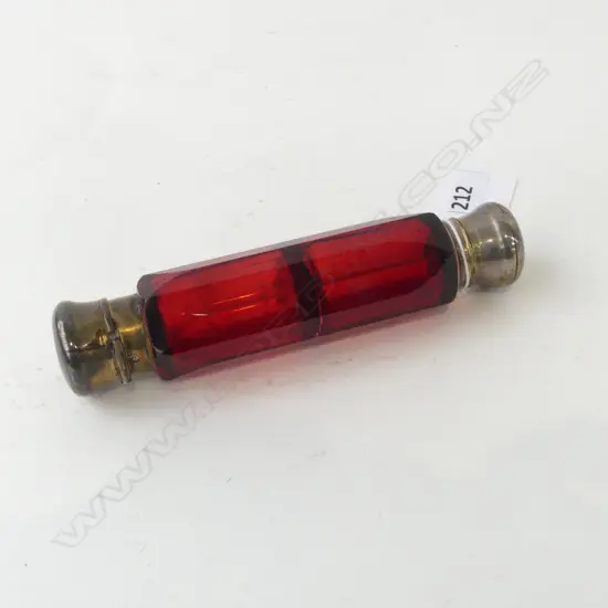 VICT. GLASS DBLE ENDED SCENT BOTTLE S/PLATE FITTINGS L.130mm.