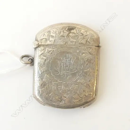 Birmingham 1911 LGE SILVER VESTA circular cartouche leafy vine engraving w suspension loop 