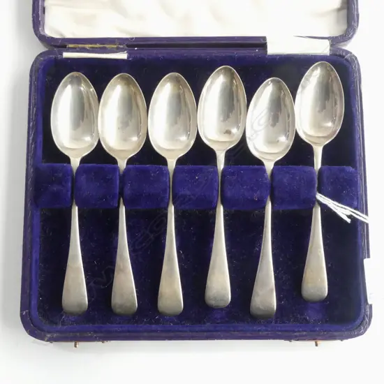 CASED SET 6 SILVER TEASPOONS Sheffield 1913 by Henry Williamson Ltd. 100gms