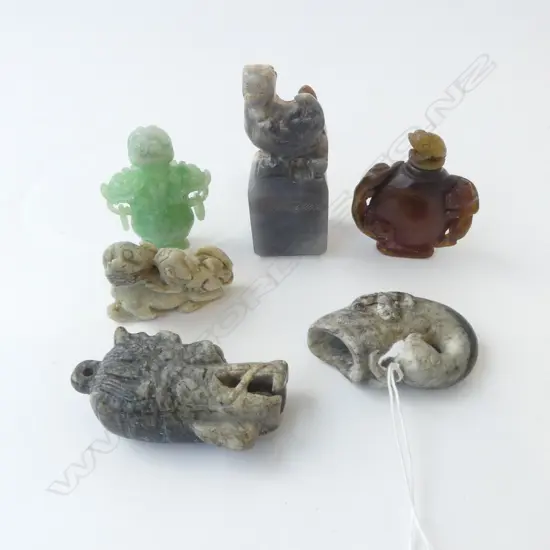 6 ORIENTAL CARVED STONE PCES INCL. 2 SNUFF BOTTLES, CHOP SEAL H.85mm