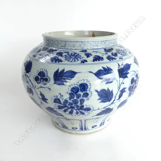 ORIENTAL B/W VASE, FLORAL DECORATION H.215mm, 280mm dia