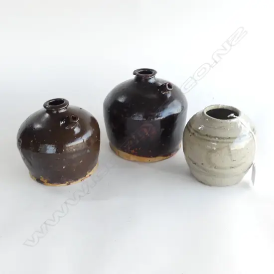 3 PCES ORIENTAL POTTERY - NZ GOLDFIELDS? H.150mm