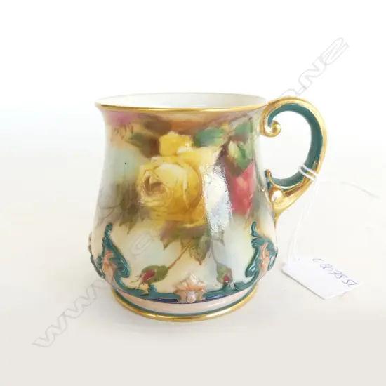 HADLEY'S WORCESTER rose painted mug baluster form. Gilded. H.80mm.