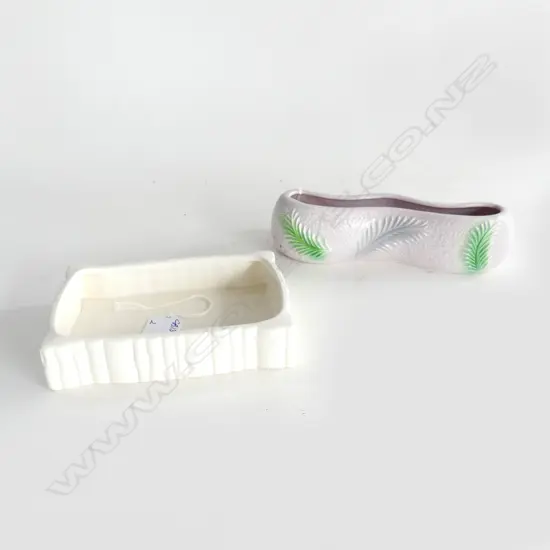 CROWN LYNN SML DISH w BAMBOO PATTERN #625 L.150mm H.35mm & MAUVE SYLVAC TROUGH VASE L.200mm