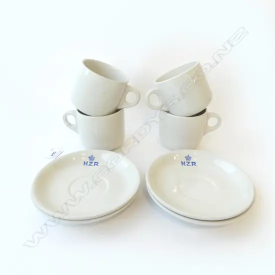 4 CROWN LYNN NZR SAUCERS 155mm + 4 UNBRANDED MUGS