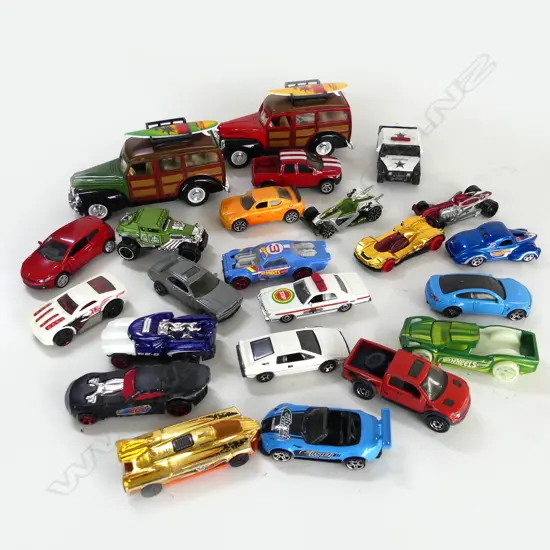 2 FORD 'WOODY' WAGON MODELS & BOX TOY CARS