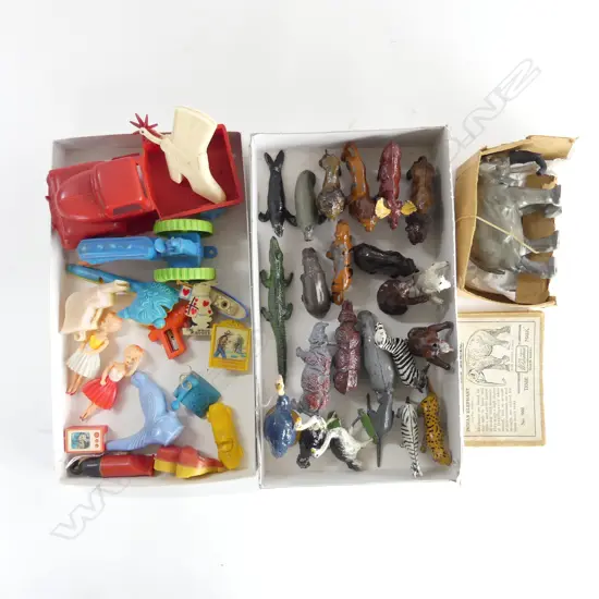 LG COLLECTION METAL PAINTED ANIMALS & TRAY RETRO PLASTIC TOYS & PENCIL SHARPENERS