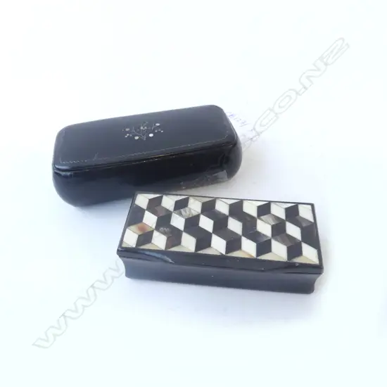 2 ANTIQUE BOXES W.95mm