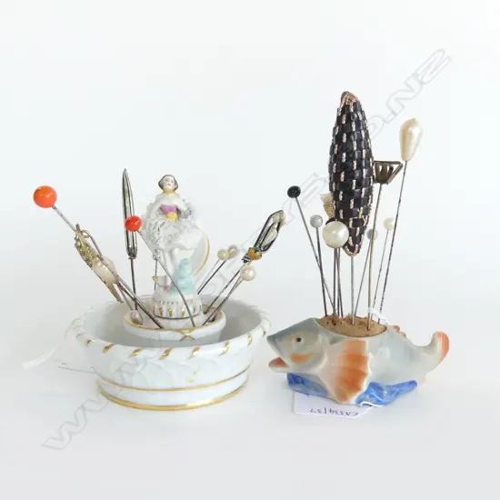 2 VINTAGE HATPIN HOLDERS & PINS H120MM