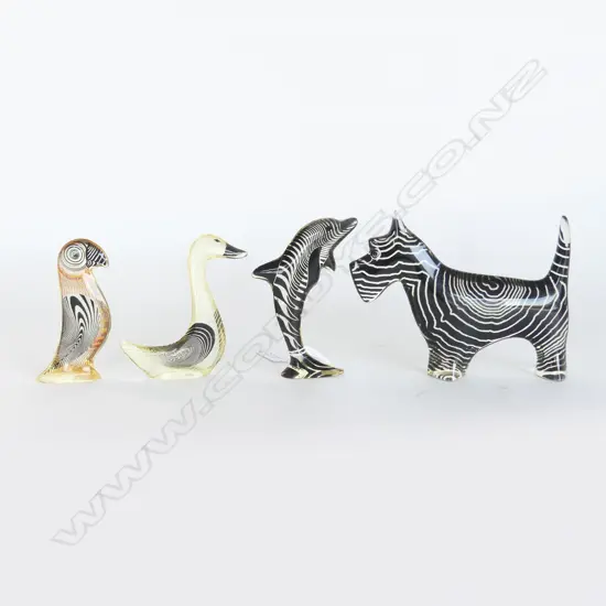 4 VINTAGE LUCITE ABRAHAM PALATNIK ANIMALS labelled. 1970's Brazil. The dog is the largest L.150mm