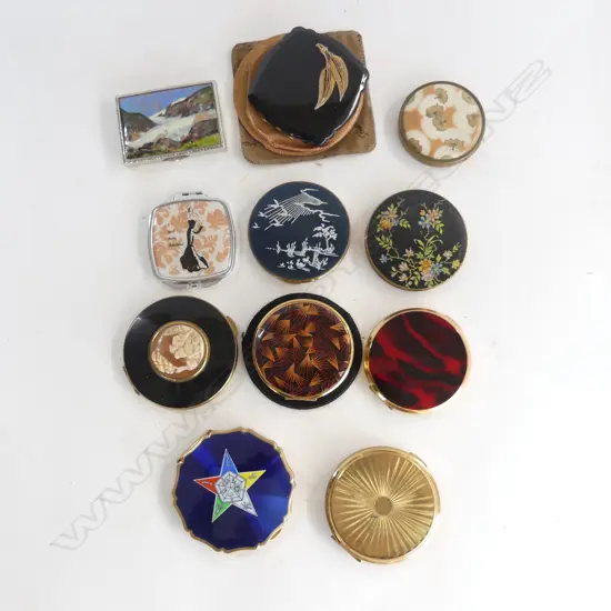 COLLECTION VINTAGE POWDER COMPACTS 