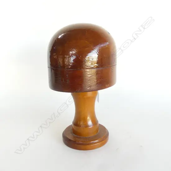 WOODEN HAT BLOCK H.280mm