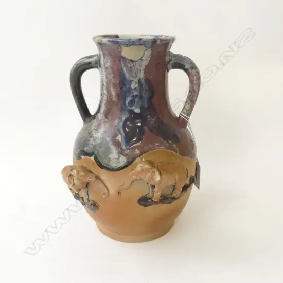 JAPANESE VASE w. ELEPHANT DECORATION H.210mm BROKEN LEG ON ONE ELEPHANT