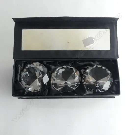 3 HAND CUT DIAMANTE CRYSTAL ORNAMENTS 80mm dia, BOXED