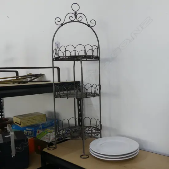 METAL CAKE STAND H.730mm + 3 WHITE PLATES 220mm dia