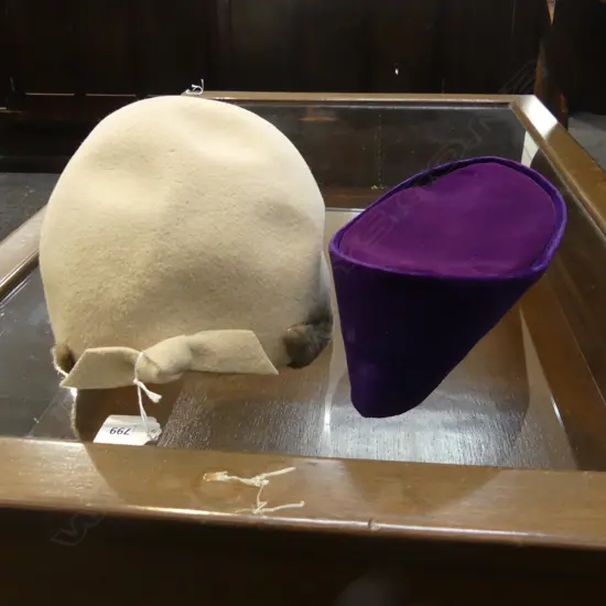 HARRODS FAUX FUR FAWN FELT HAT & PURPLE VELVET HAT