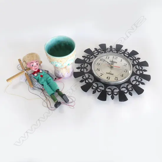 WALL CLOCK, PELHAM PUPPET, VASE (AF)
