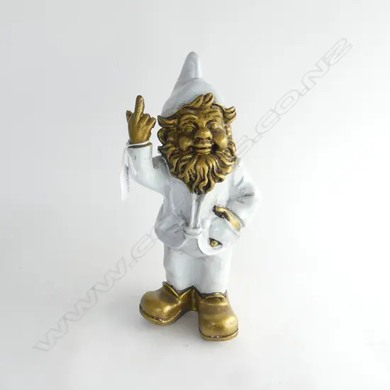 WHITE RESIN GNOME PULLING THE FINGER H.310mm