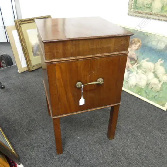 MAHOGANY CELLARETTE w. TIN LINED INTERIOR C.1830 355x350x620mm