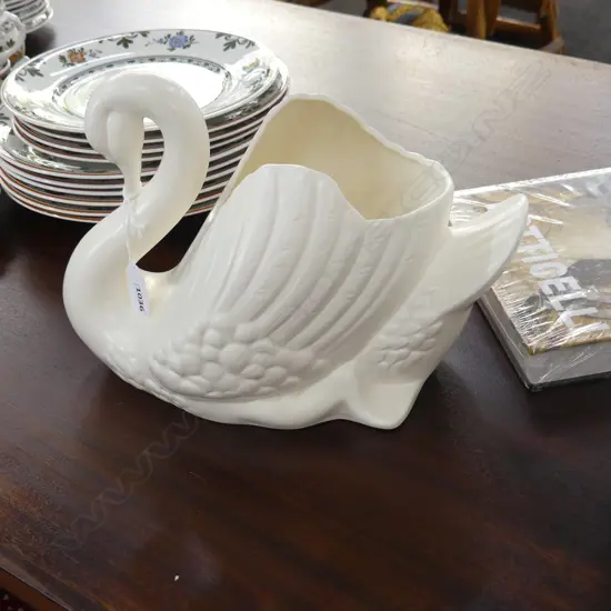 LG CROWN LYNN WHITE SWAN #170 H.210mm, small hairline to back