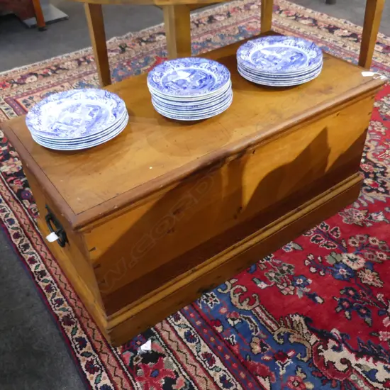 WOODEN BLANKET BOX 1060x530x500mm