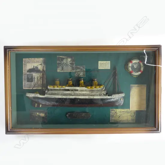 FRAMED TITANIC MODEL 300x530mm