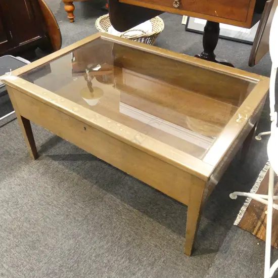TEAK VITRINE DISPLAY TABLE w. KEY 910x605x455mm
