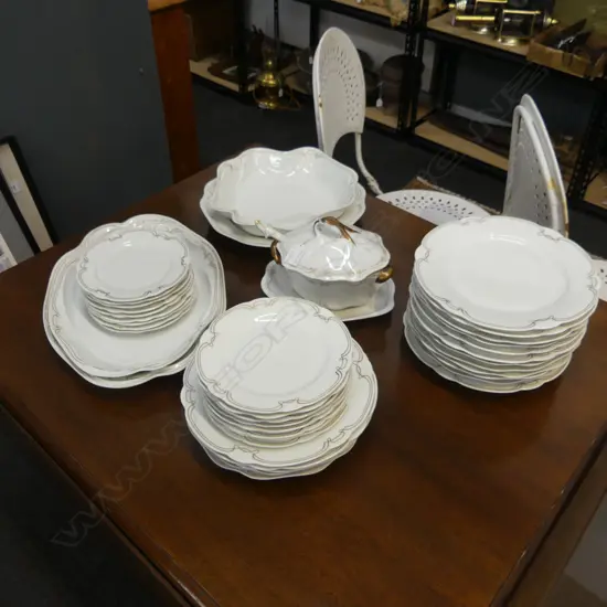 CZECH SCHLAGGENWALD  PORCELAIN PART DINNER SERVICE, 17 PLATES (DIA.400mm), 17 SM PLATES,ETC..