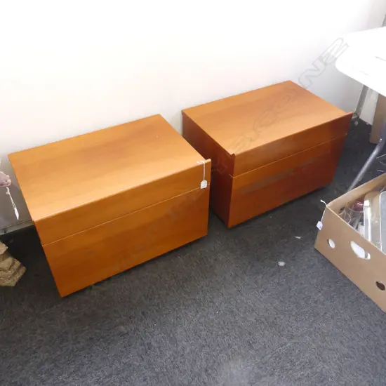 PR CONTEMPORARY WOODEN BEDSIDE CABINETS w. RAISE UP TRAY TOP 610x400x410mm