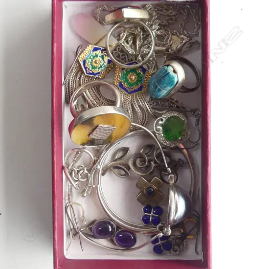STG SILVER JEWELLERY INCL NECKLACE, RINGS, EARRINGS ETC