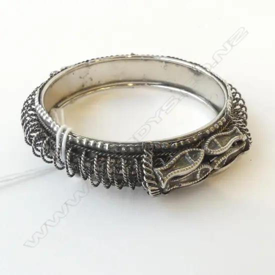 SILVER FILIGREE BANGLE