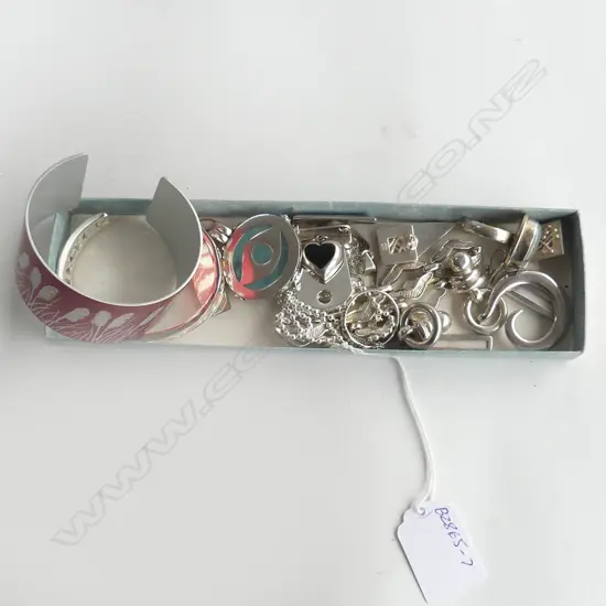 STG SILVER JEWELLERY INCL PENDANTS, EARRINGS, BRACELETS ETC