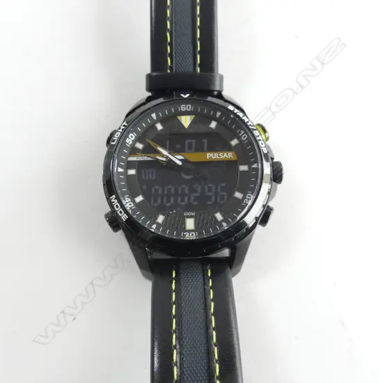 MENS PULSAR WRIST WATCH, RUNNING