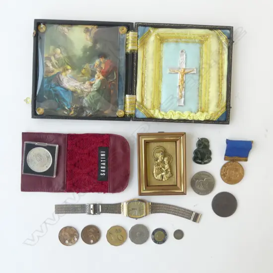 ASST. COINS, RELIGIOUS ICONS, GREENSTONE TIKI PENDANT H.40mm ETC