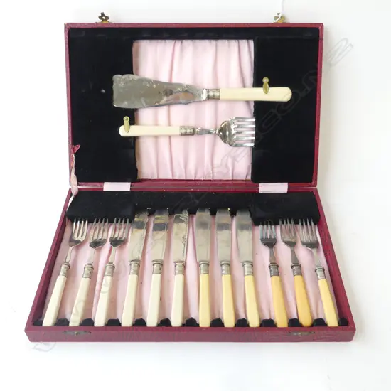 6 PLACE, 14 PCE FISH SET, CASED