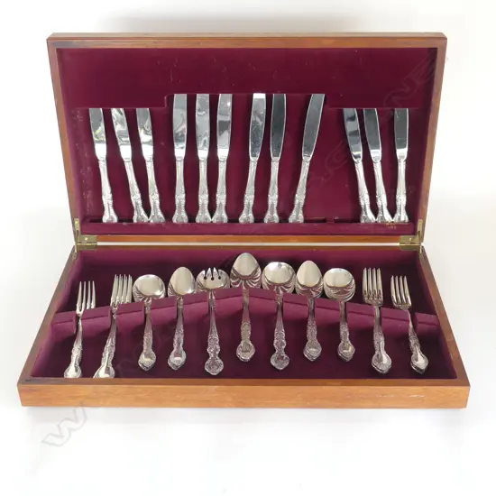 6 PLACE GROSVENOR EP CUTLERY SET, CASED