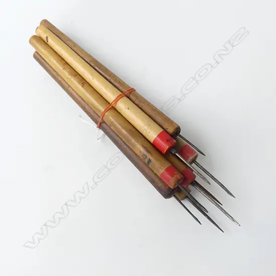 8 1930s VINTAGE JAPANESE WOODWORKING TOOLS