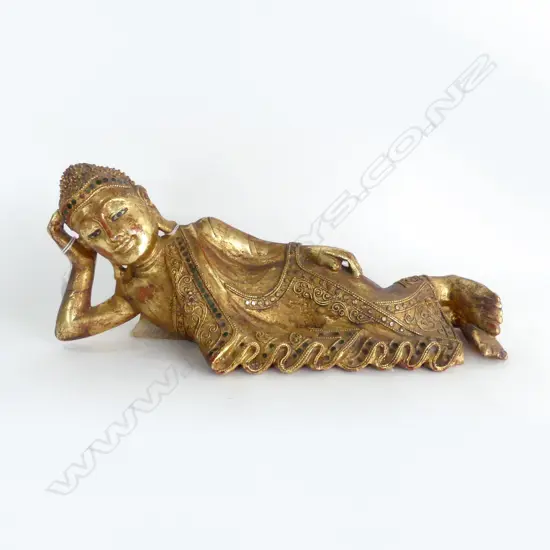 THAI RECLINING BUDDAH, GILDED WOOD, H.180mm L.400mm