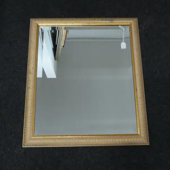 LG MIRROR GILT FRAME w. REEDED DETAIL, AS NEW 710x600mm