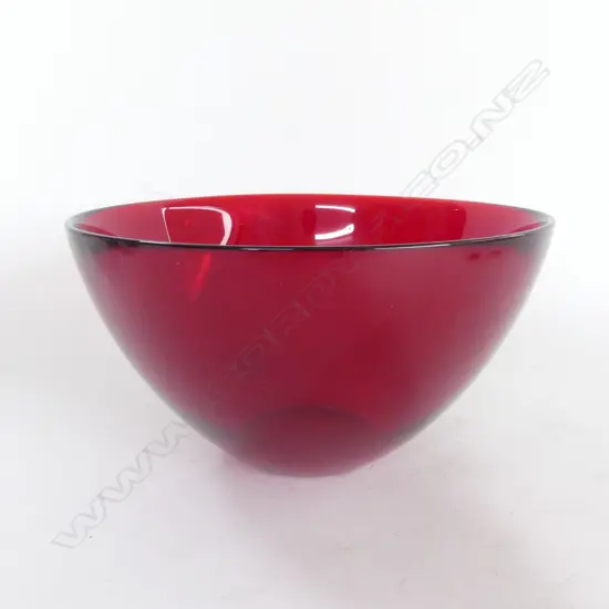 ORREFORS RED STUDIO GLASS BOWL DIA 190MM