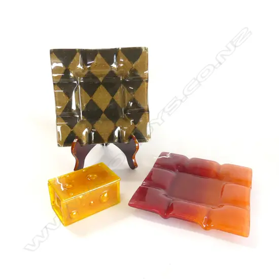 2 RETRO STUDIO GLASS SQUARE PLATES DIA220MM & GLASS BOX L120MM