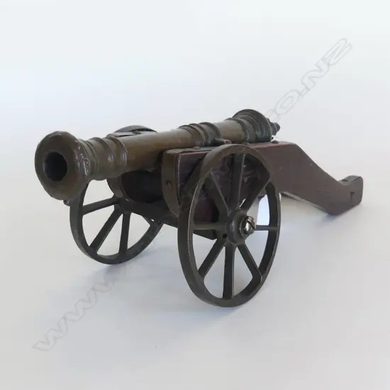 VINTAGE CAST IRON CANON L.340mm