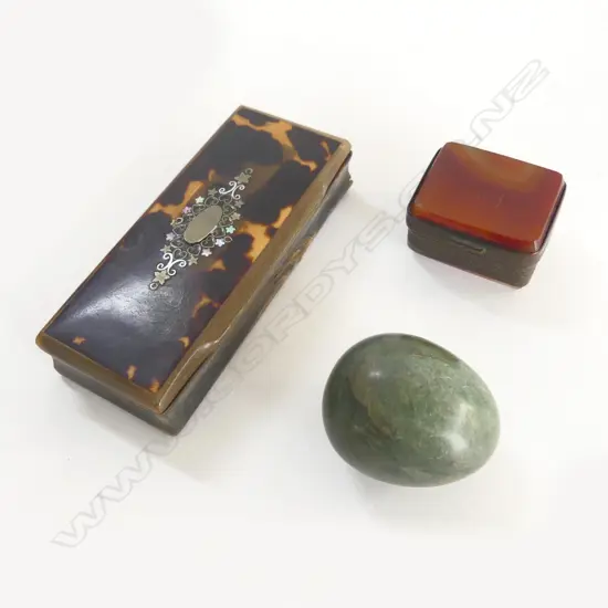 19thC HORN & TORTOISESHELL SNUFF BOX + SMALL AGATE & BRASS BOX + MARBLE EGG
