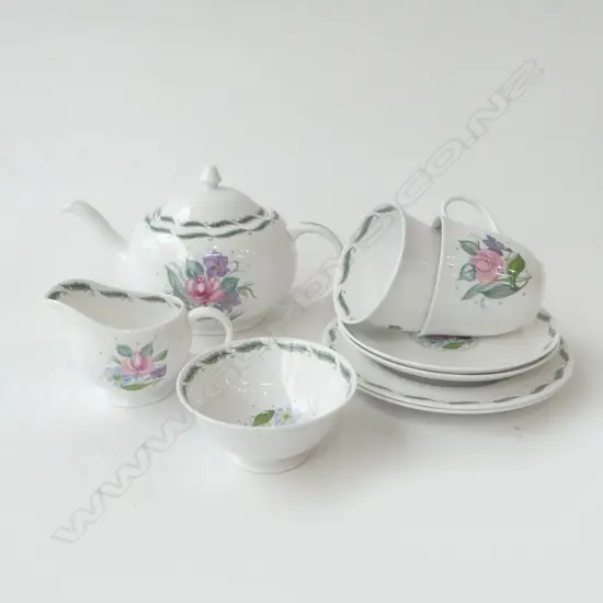 SUSIE COPPER TEA-FOR-TWO TEA SET INCL. TEAPOT, MILK, SUGAR, AND TWO TRIOS  