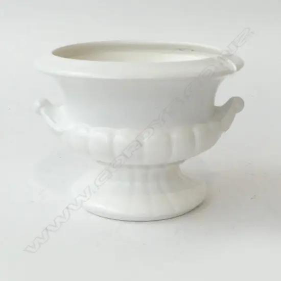 WHITE CROWN LYNN VASE #613 H.125mm